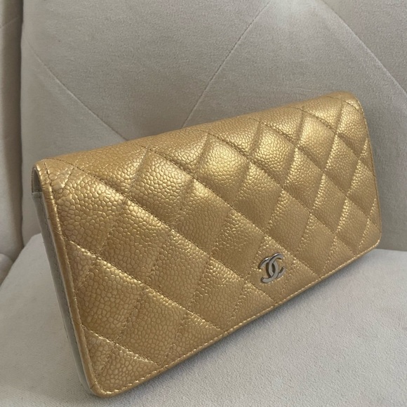 Chanel Classic Caviar Gold Wallet - Picture 1 of 9